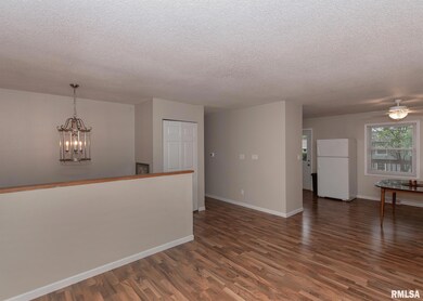 1915 W 70th St, Davenport, IA 52806 - photo 3