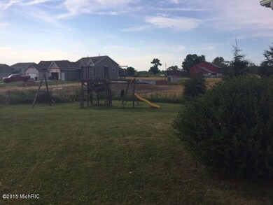 11587 Barkton Dr, Holland, MI 49424 - photo 7