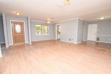 1515 W Dumble St, Alvin, TX 77511 - photo 6