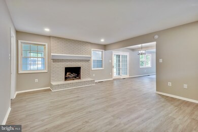 4512 Mill Point Ct, Fairfax, VA 22033 - photo 7