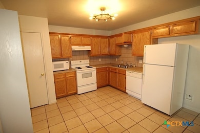 4107 Primrose Dr unit B, Copperas Cove, TX 76522 - photo 2