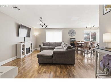 967 E 16th St, Lafayette, OR 97127 - photo 6