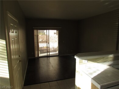 LARGE LIVING ROOM
