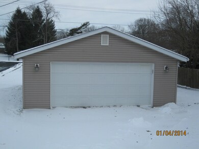 Deatched 2 car garage