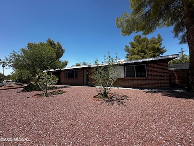 8175 E 20th St, Tucson, AZ 85710 - photo 2