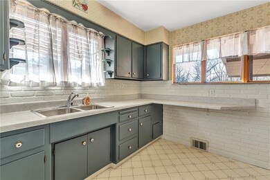 Main level Kitchen
