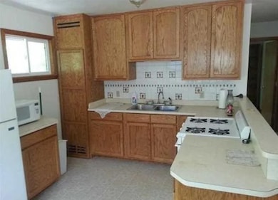 10015 Eliza Gulch Rd, Yreka, CA 96097 - photo 2