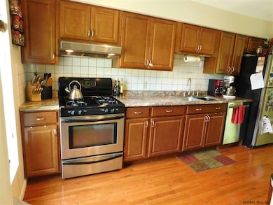 12 Rosewood Ct unit Right Side, Ballston Spa, NY 12020 - photo 4