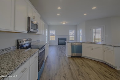 1852 Olde Towne Pointe Blvd, Jacksonville, NC 28544 - photo 6