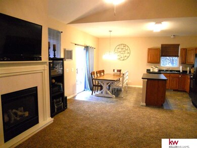2111 Lakewood Dr, Papillion, NE 68046 - photo 5