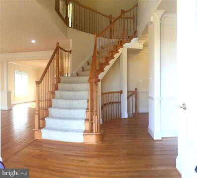 11555 Jamestown Ct, Laurel, MD 20723 - photo 2