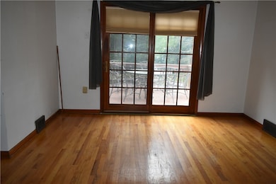 117 Plum Dr, Trafford, PA 15085 - photo 2