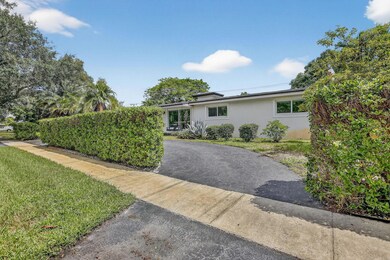 382 S Fig Tree Ln, Plantation, FL 33317 - photo 4