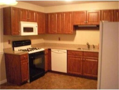 74 Tennis Plaza Rd unit 43, Dracut, MA 01826 - photo 2