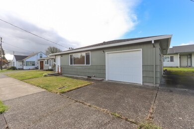 710 712 Miller Ave Tillamook OR-05