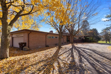 4105 Riverview Dr, Alma, MI 48801 - photo 2