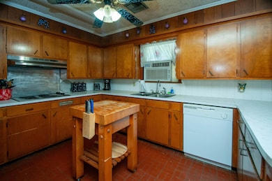 109 Myrtle St, Morgan City, LA 70380 - photo 5