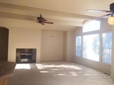 202 NW 16th Place, Redmond, OR 97756 - photo 3