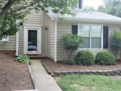2215 Stonecutter Dr unit 17, Winston Salem, NC 27103 - photo 2