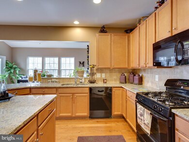 16423 Boatswain Cir, Woodbridge, VA 22191 - photo 6