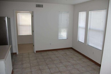 Breakfast/informal eating area