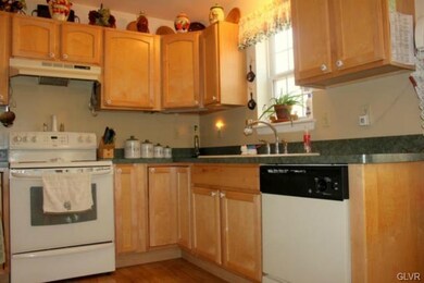 1353 Brian Ln, Effort, PA 18330 - photo 7