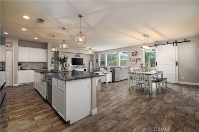 10894 Clover Cir, Corona, CA 92883 - photo 4