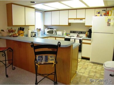 Kitchen with Breakfast Bar