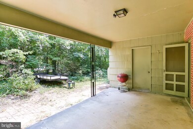 1202 Van Buren Dr, Fort Washington, MD 20744 - photo 2