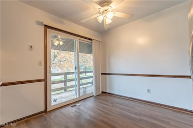 4529-4533 Camelot Cir, Uniontown, OH 44685 - photo 6