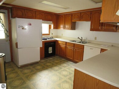 385 N Sage Lake Rd, Hale, MI 48739 - photo 4