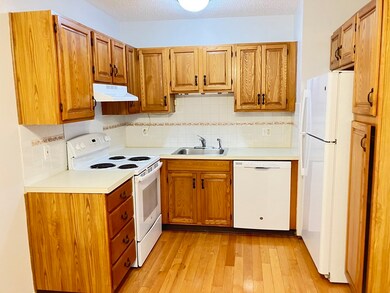 69 Nicholas Rd unit J, Framingham, MA 01701 - photo 2