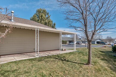2250 NW Jackpine Ct., Redmond, OR - 3
