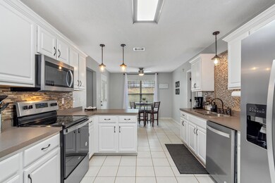 539 Tikell Dr-Kitchen