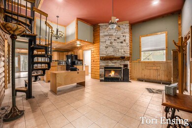 8700 Godfrey-04