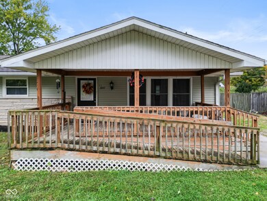 2692 Bowery St, Columbus, IN 47203 - photo 2