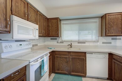 1604 W Temple St-17
