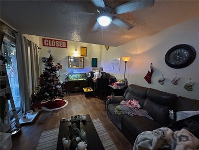 4405 Carter Creek Pkwy unit 9, Bryan, TX 77802 - photo 4