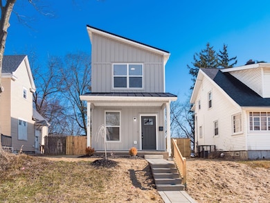 004_a37_A 384 Whitethorne 065