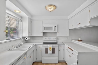 23009 Nadine Cir unit A, Torrance, CA 90505 - photo 6