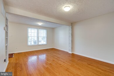 7568 Aspenpark Rd, Lorton, VA 22079 - photo 7