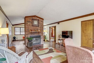 163 Atwood Dr, Hendersonville, NC 28792 - photo 4