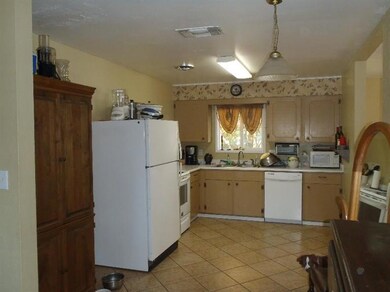 841 Forest Glen Dr, Central Point, OR 97502 - photo 4