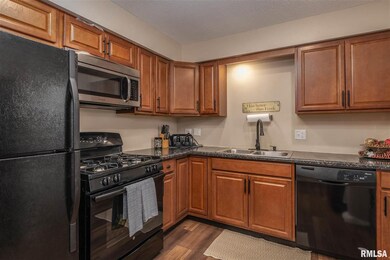 4206 W 13th St, Davenport, IA 52804 - photo 4