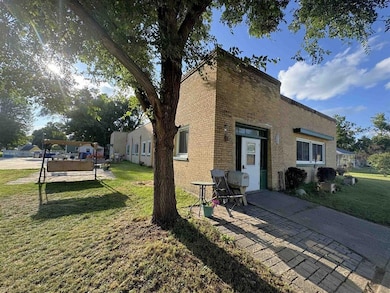 605 E 4th Ave, Brodhead, WI 53520 - photo 2