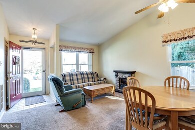 6208 Honeycomb Ct, Sykesville, MD 21784 - photo 6