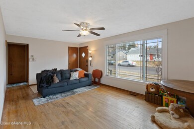 002_Living Area