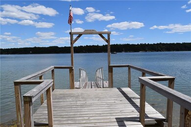 Oversized sitting area on newer dock...