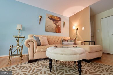 1669 Parkcrest Cir unit 200, Reston, VA 20190 - photo 2