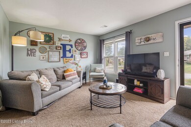 6515 Burlwood Dr, Louisville, KY 40229 - photo 7